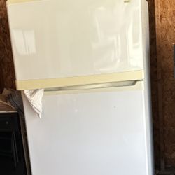 Refrigerator For Sale 