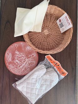 Terracotta Tales Bread Basket Warmer Set – New in Box