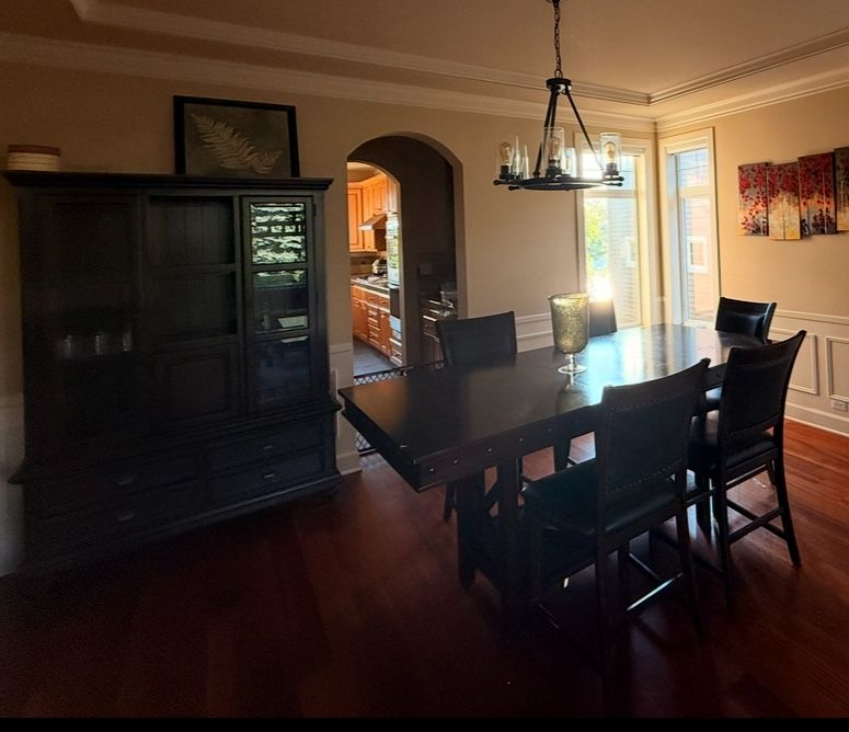 Dining Table And 5 Chairs