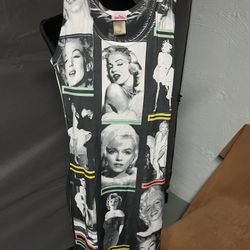 Marilyn Monroe Photo Dress - size Small 