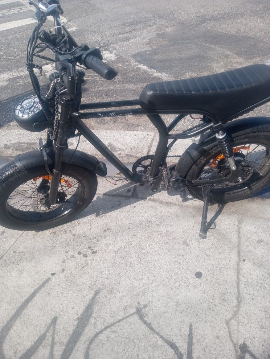 
Memorex MGO-300 20" Fat Tire Dual-Suspension Electric Bike
