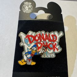 Donald Duck Club - 3D - Limited Edition Cast Member Design - New