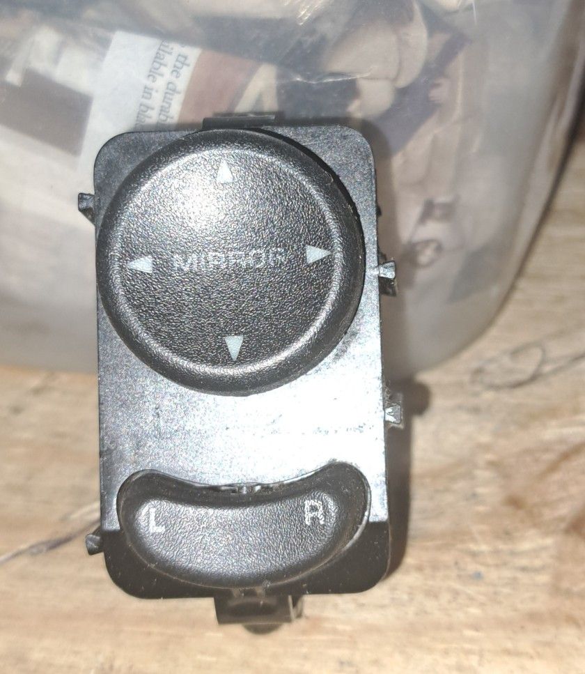 99-04 Chrysler 300M, LHS, Concord Dodge Intrepid Door Power Mirror Controls