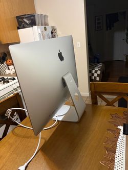 Apple iMac All-in-One Desktop Computer