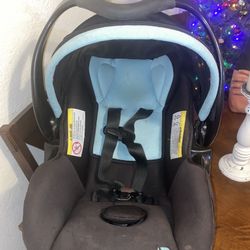 Car Seat With Two Bases 