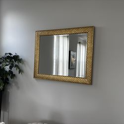Gold mirror