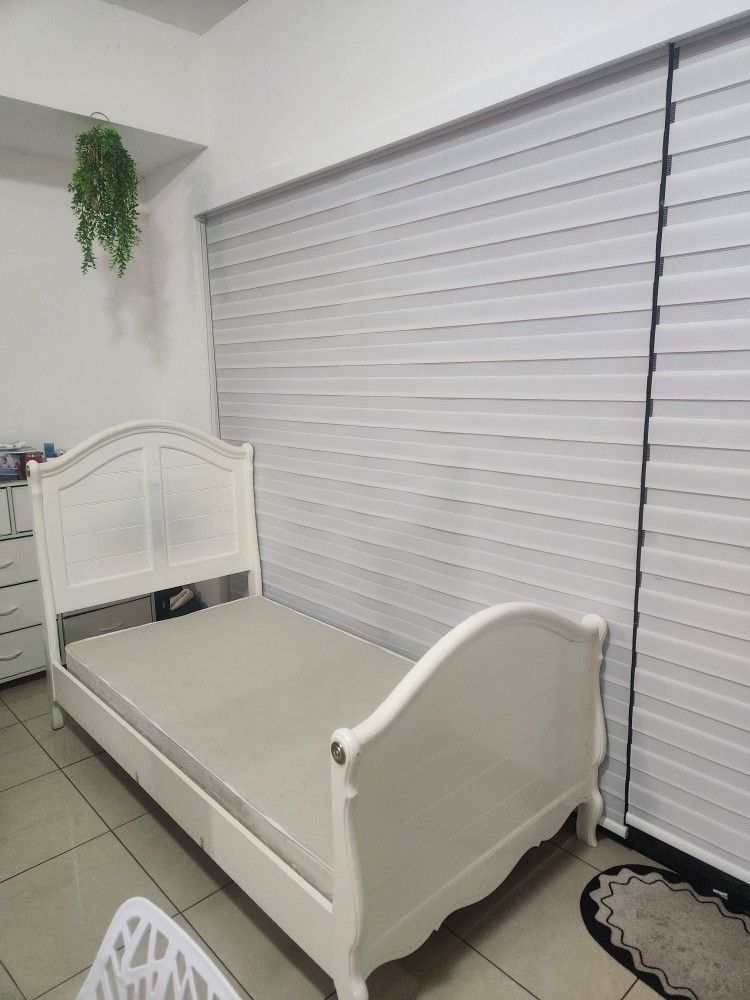 Twin Bed