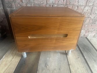 Stand Table