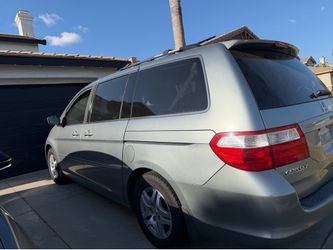 Honda Odyssey van