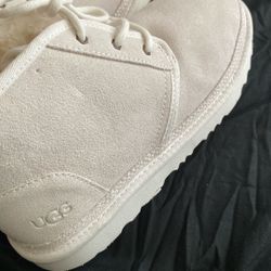 UGGS 