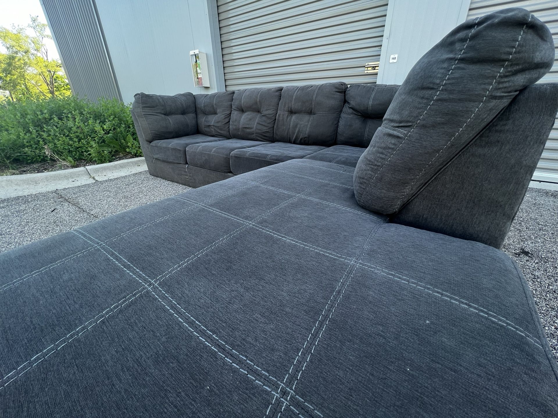 Beautiful Comfy Sectional Couch! ***Free Delivery*** for Sale in