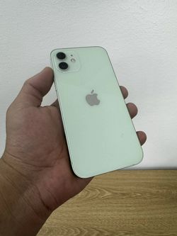 iPhone 12 6.1" (Unlocked) 64GB Good Green