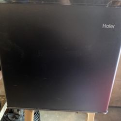 haier mini fridge with Freezer