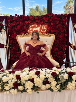 Quinceañera/throne chair/marking number
