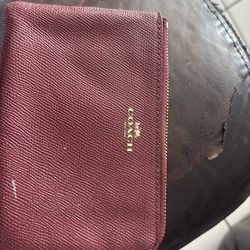 Coach concer zip wristlist