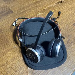 🎧 Jabra Wireless Headset with Mic + Case — $35