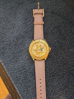 Disney watch,  Mr an miss Donald duck watch, never been worn. Plastic still on front of watch. Just needs battery.