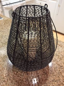 Black wire candle holder