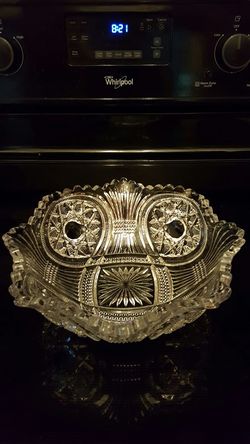 Beautiful Vintage Pressed Glass Serving Bowl