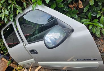 Passenger side doors..'04 Silverado, Sierra GM