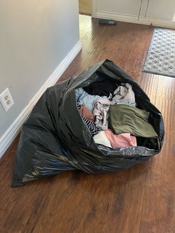 30lb bag of clothes