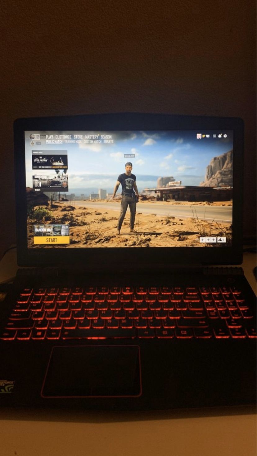 Gaming Laptop Lenovo Legion y520 with mouse