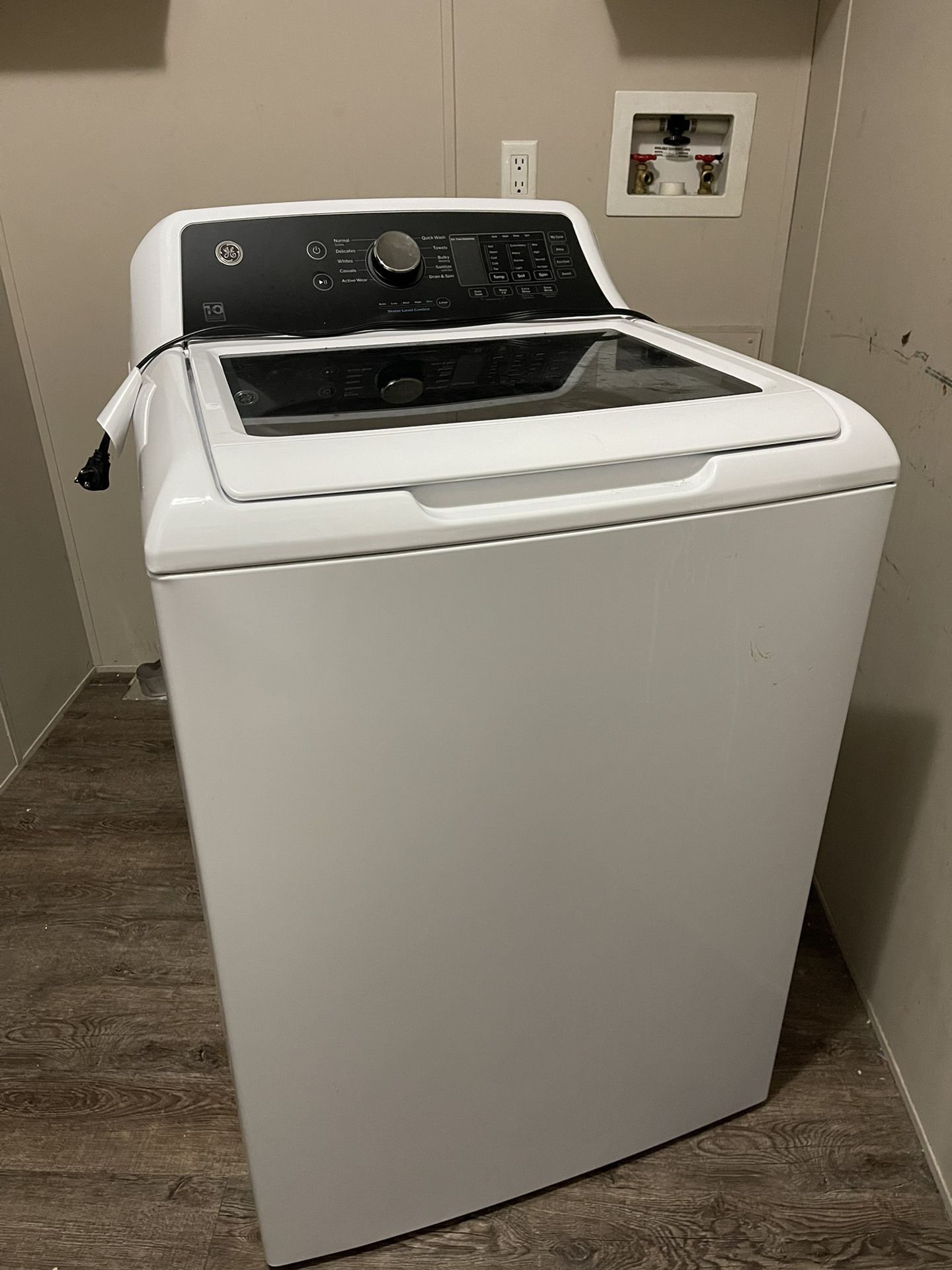 GE® 4.5 cu. ft. Capacity Washer with Water Level Control