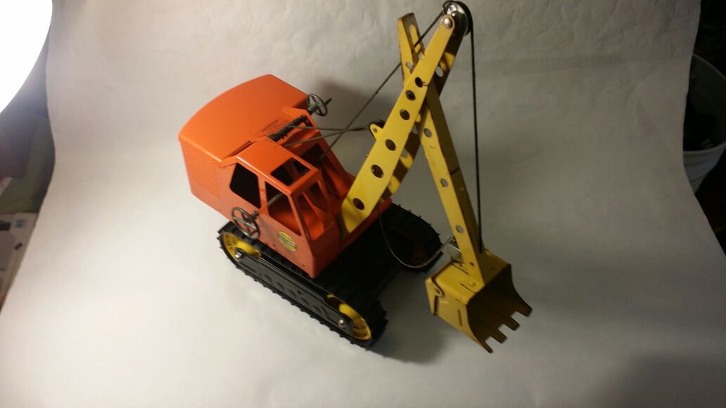 Vintage 1960's Nylint big-dig power digger #1100