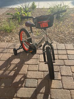 Schwinn Scorch 16 inch kids bike