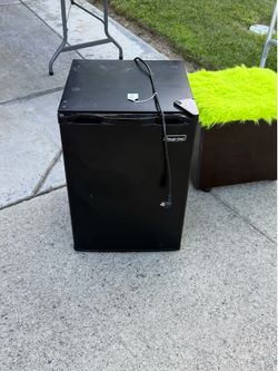 Mini fridge