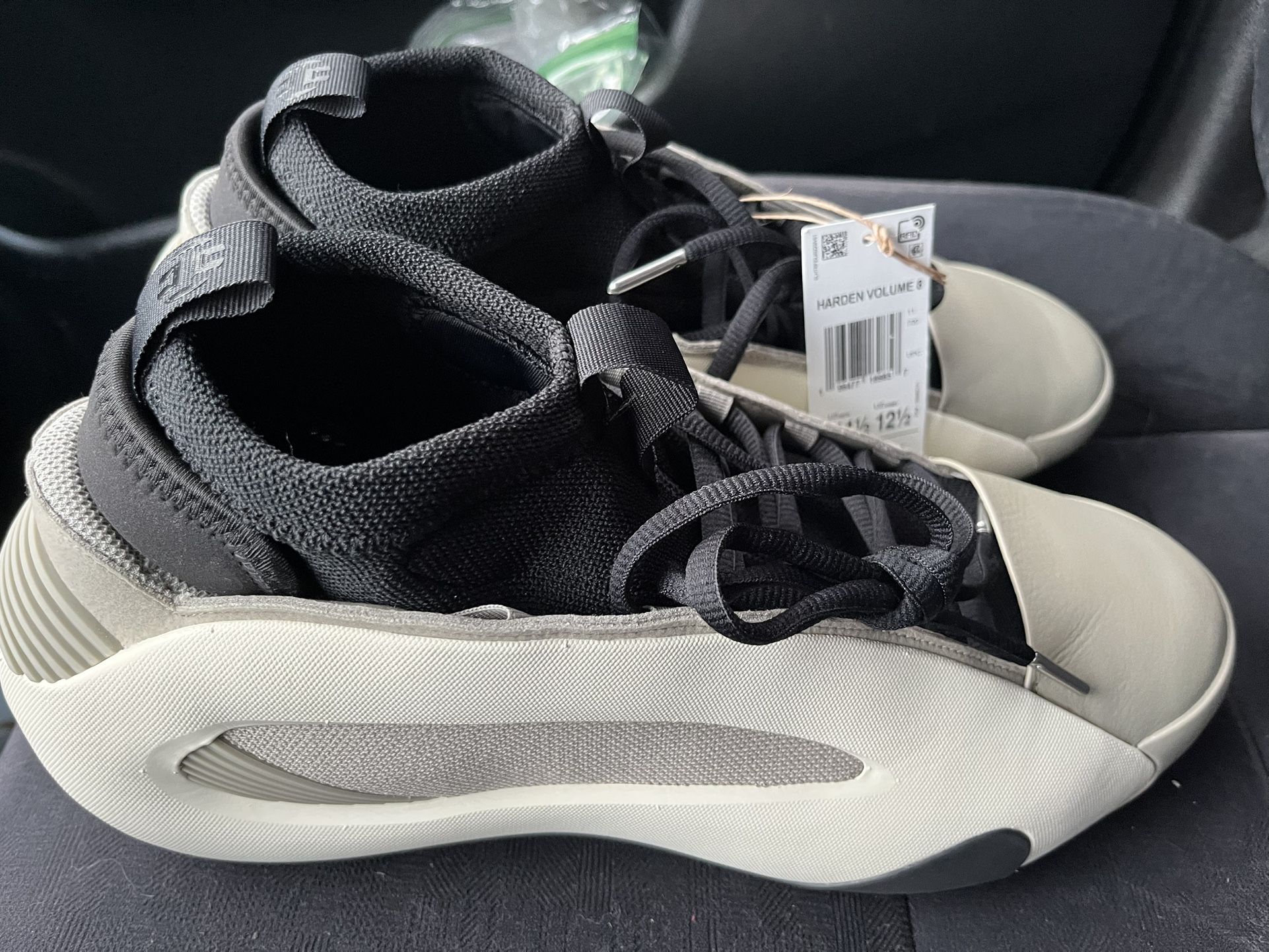 Adidas Harden Volume 8 