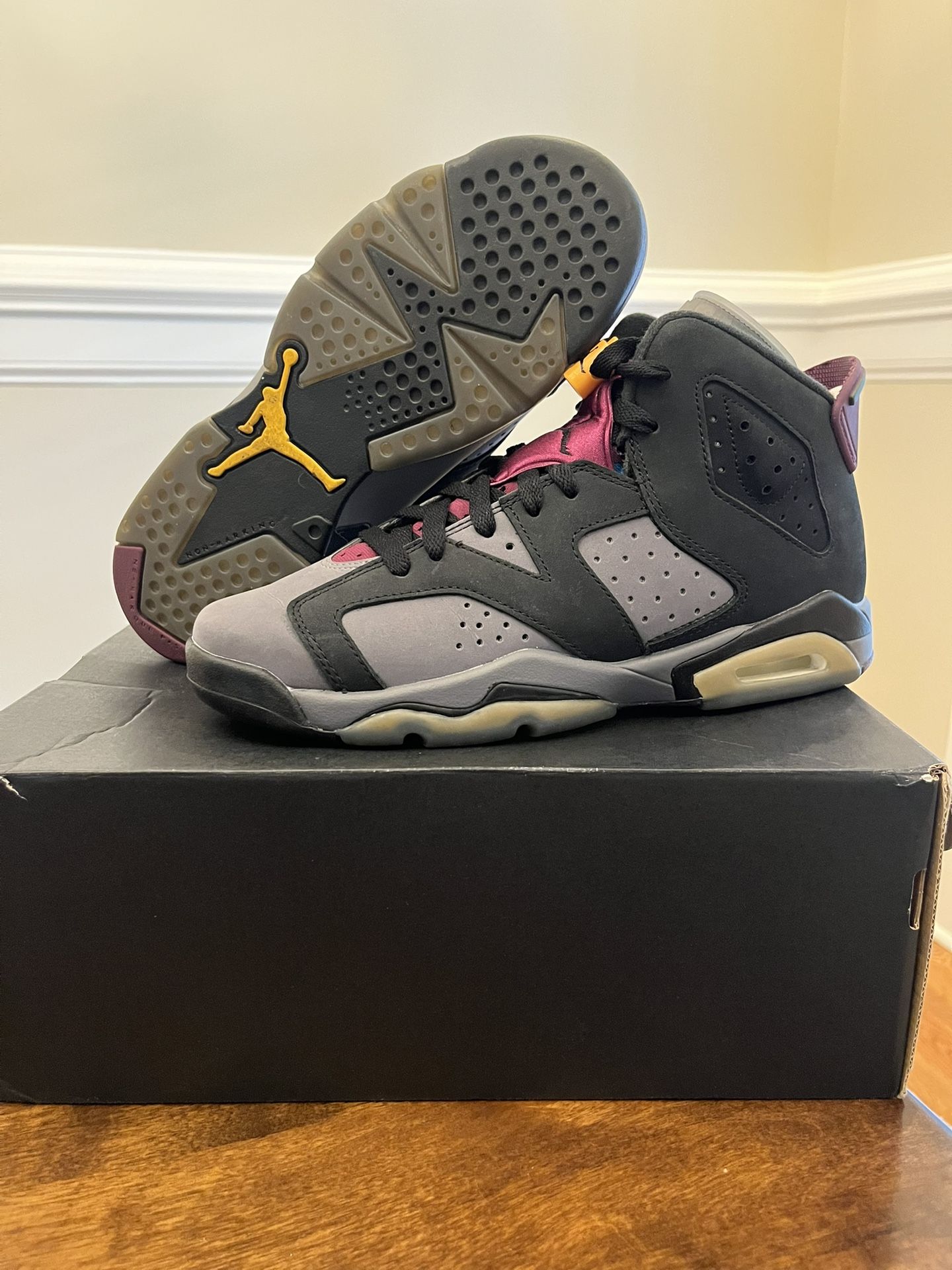 Women's sz 8.5 / kids sz 7 nike Air Jordan 6 Retro “Bordeaux”