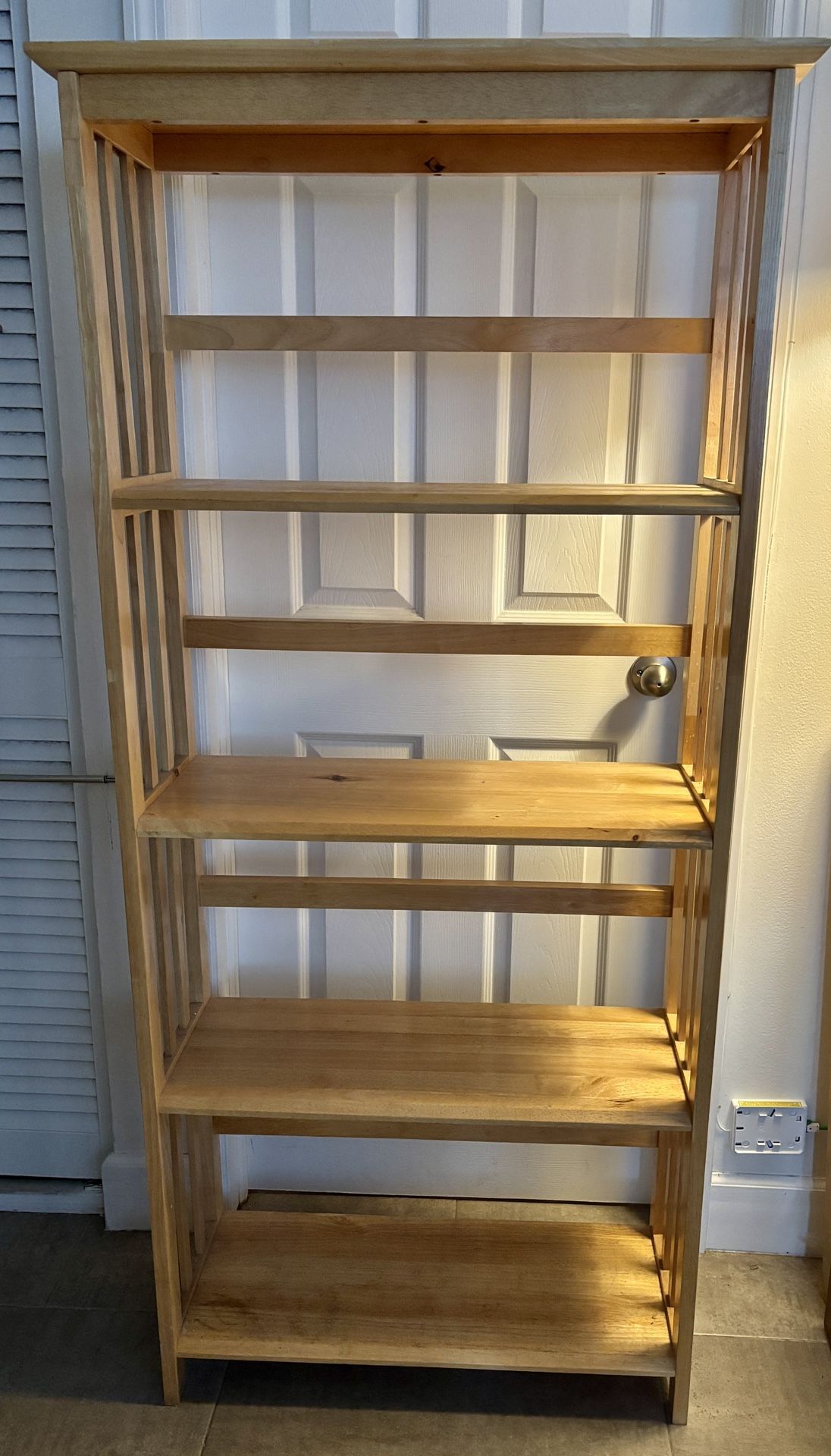 Solid Wood Construction Book Shelf