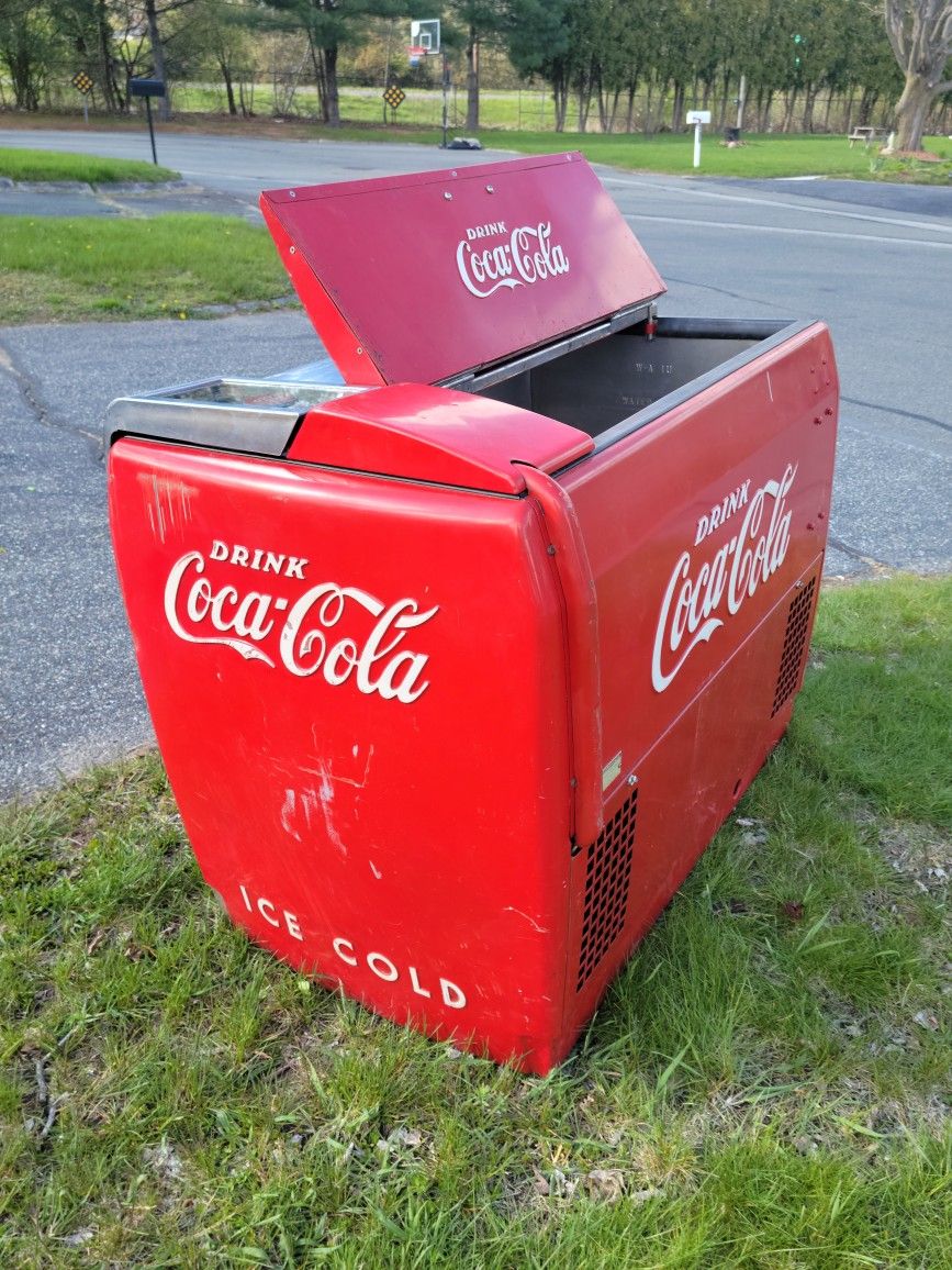 Vintage 90s Surge soda cooler for Sale in Warren, OR - OfferUp