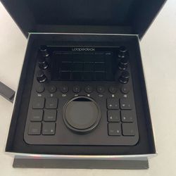 LoupeDeck CT with desk stand