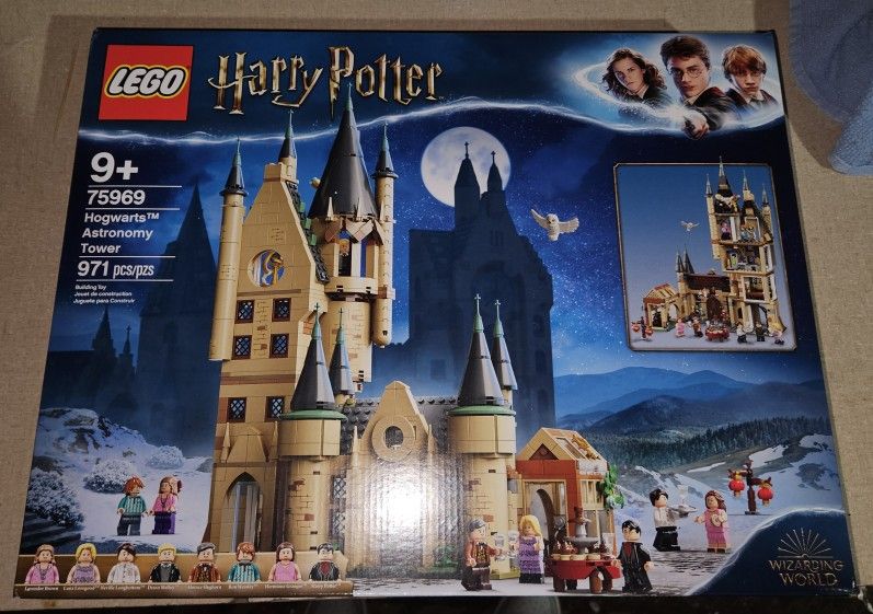 New LEGO Harry Potter Hogwarts Castle Buildable Set