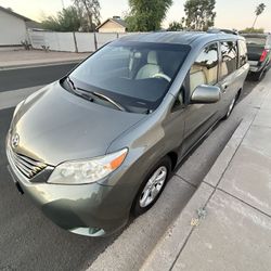 2011 Toyota Sienna
