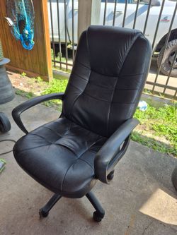 Nice Used Large Black Office Chair.