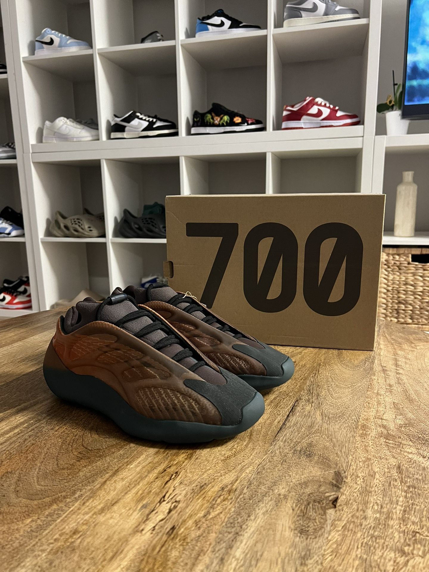 Yeezy 700v3 Cooper Fade Size 11 woman's
