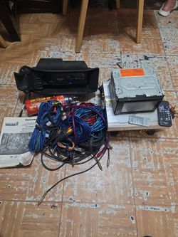 Car amplifire.  Dvd pioneer.  And Panasonic dvd box  all work . Reoved from a car . No more used. Very good conditions