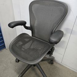 Herman Miller Aeron Size C FULLY ERGONOMIC TASK CHAIR 