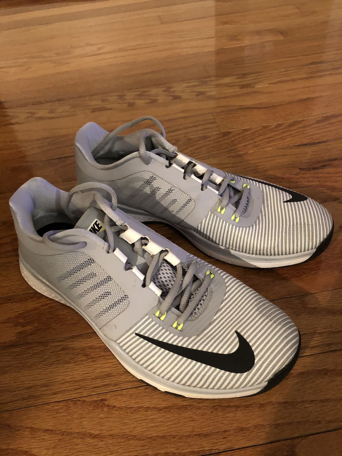 Nike Grey Athletic Gym Shoes Size 10