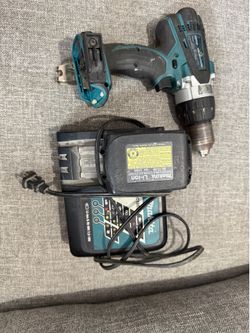 Taladro con cargador y batería Makita