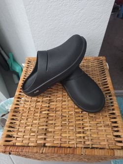 OOFOS like new clogs black W12/M10
