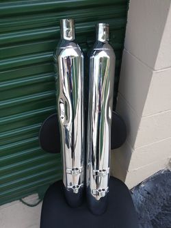 Harley davidson muflers like new asking $125