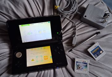 Nintendo 3DS with 2 Games