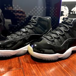 JORDAN 11 SPACE JAM (Size 8.5)