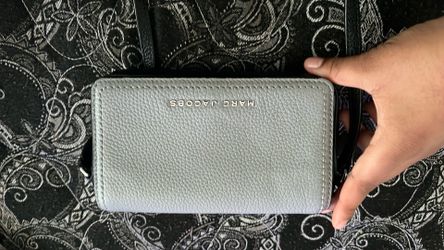 Marc Jacobs Gotham Pebbled Leather Wallet Crossbody ( local pickup )