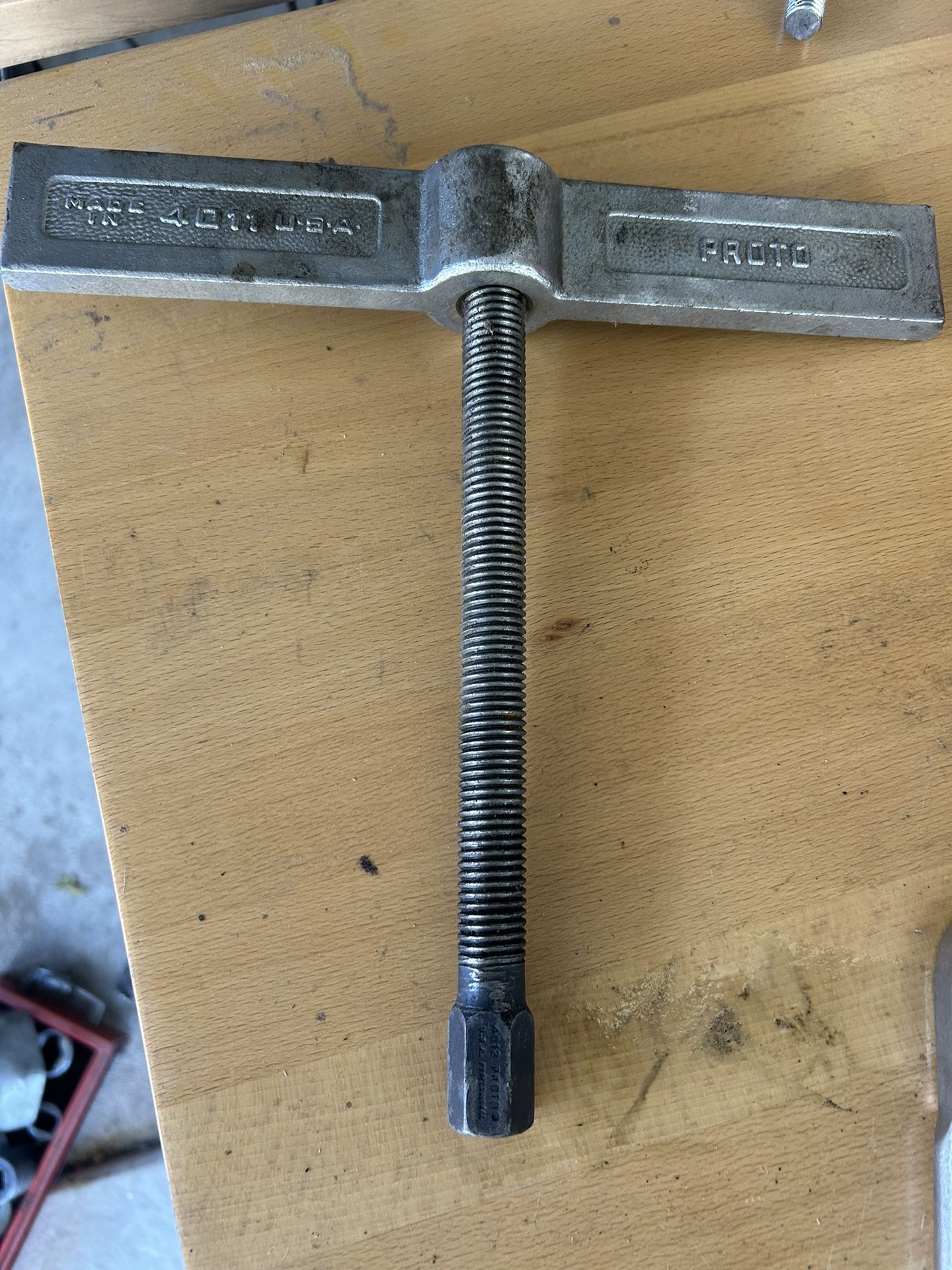 Proto 4011 Gear Puller Base Only