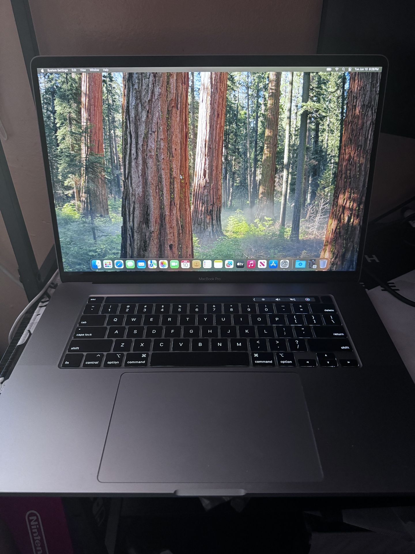 2019 Macbook Pro - 16” - Intel i7 - 16GB Memory - Intel UHD Graphics